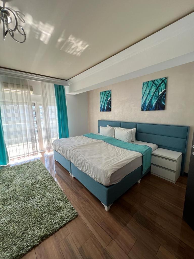 Mamaia White Tower Hotel Buitenkant foto